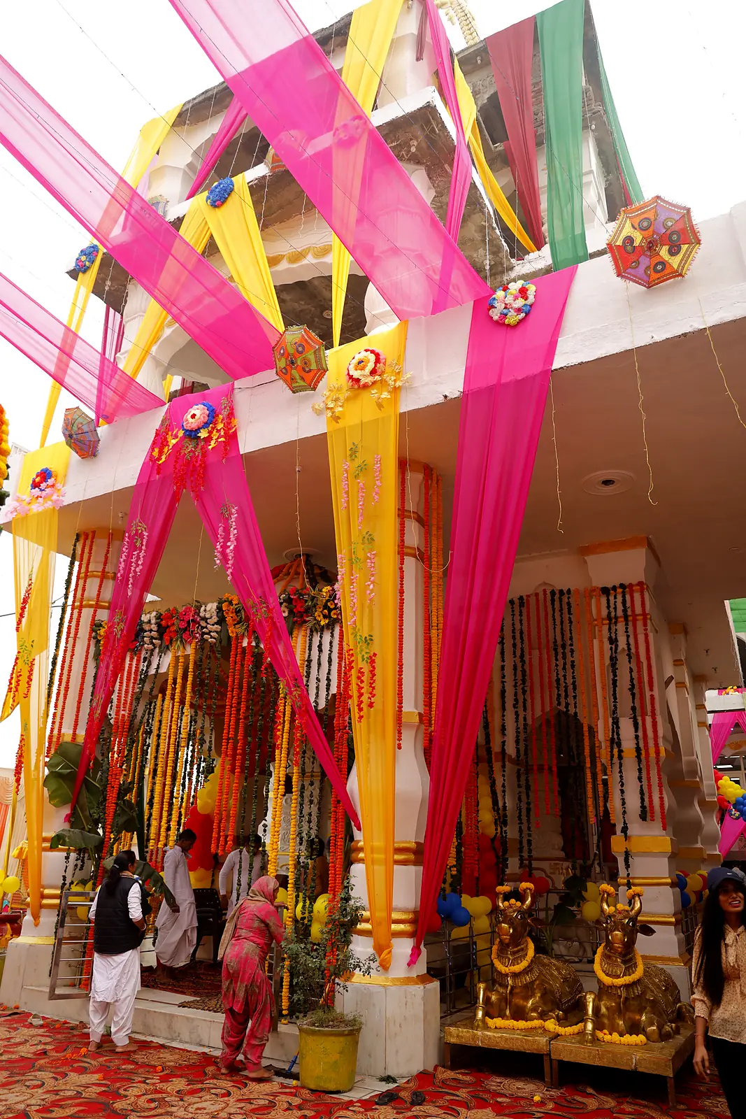 Festival canopy over the parikrama