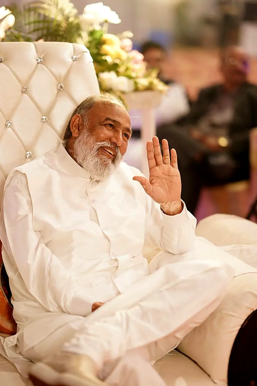Guruji giving ashirwad