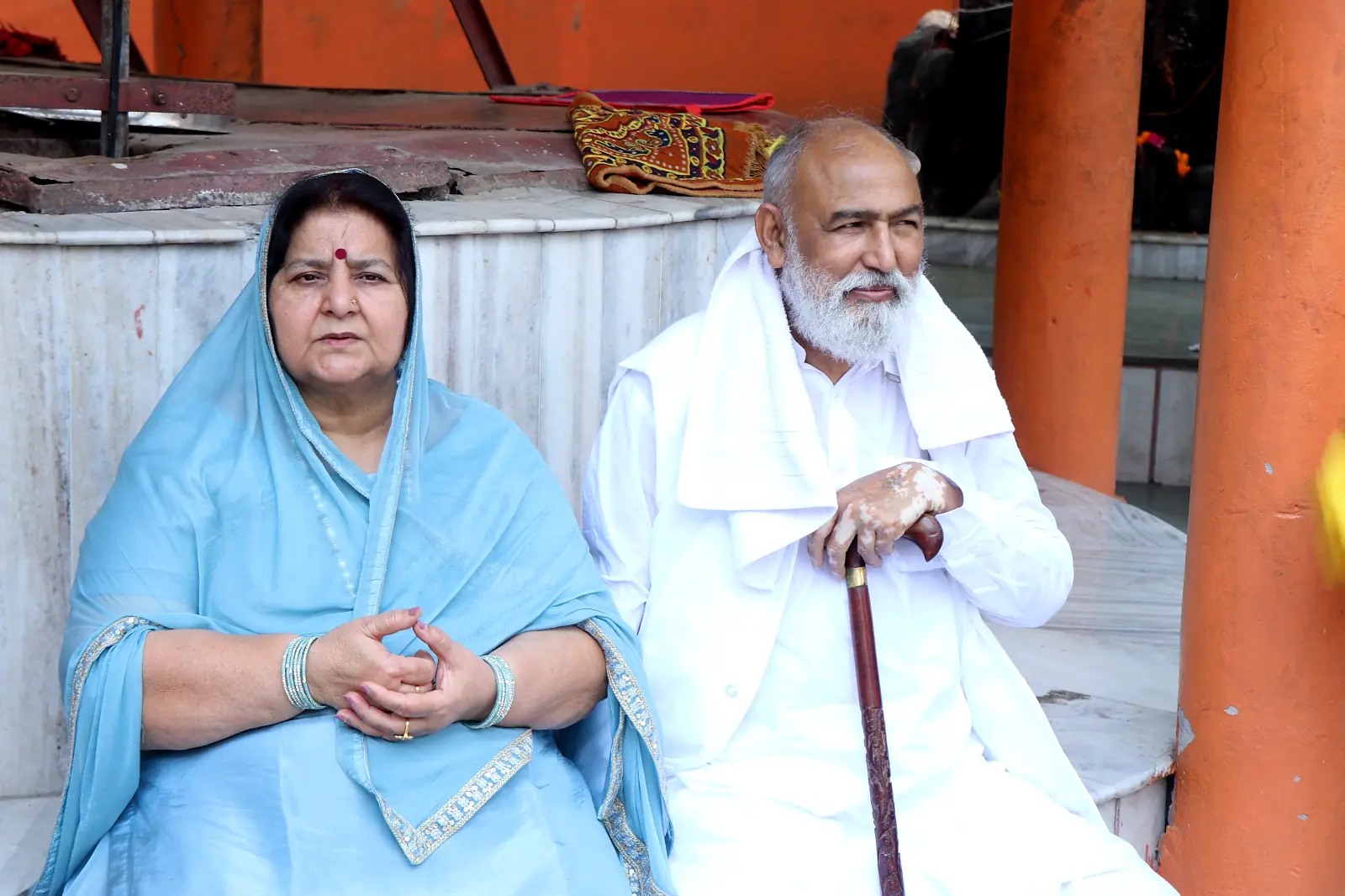 Guruji and Guru Maa in the mandap