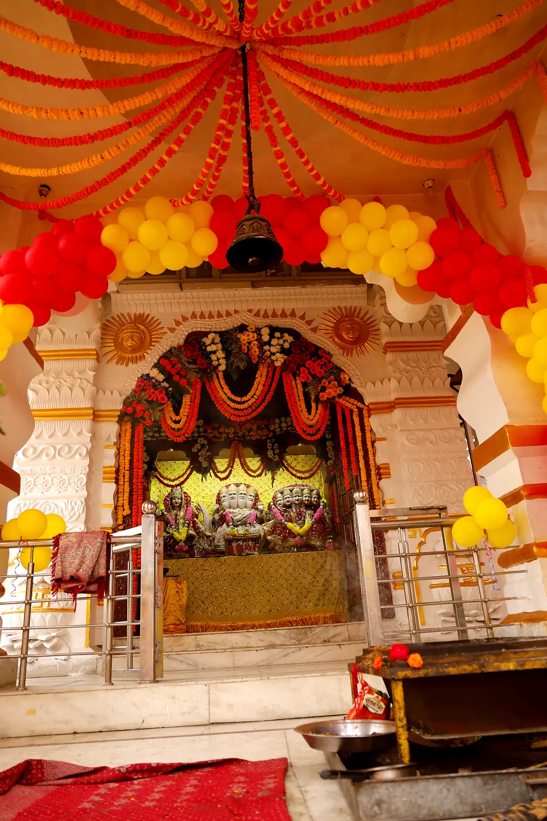 Garlands leading to the sanctum