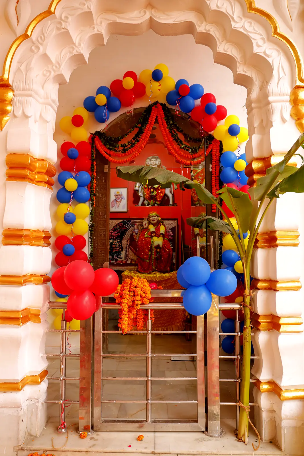 Balloon-arched shrine entrance