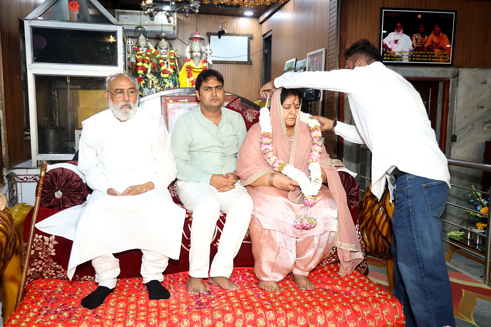 Tilak ceremony with Guruji, Guru Maa and Swami ji