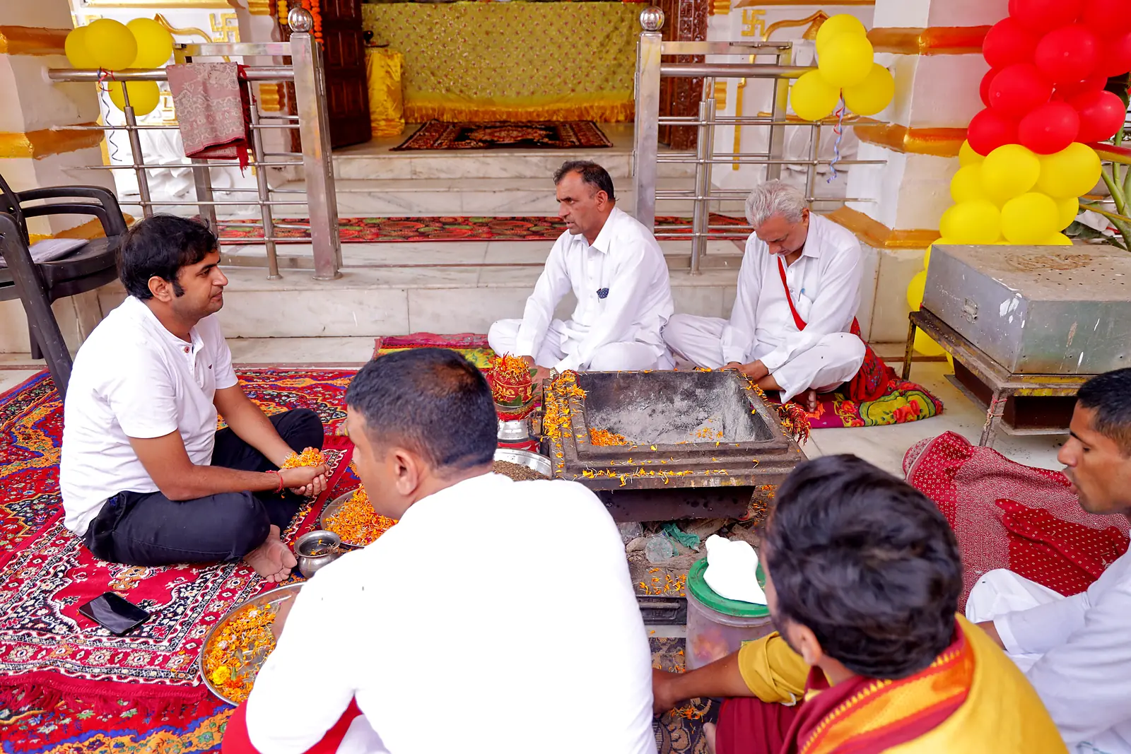 Havan with the acharyas